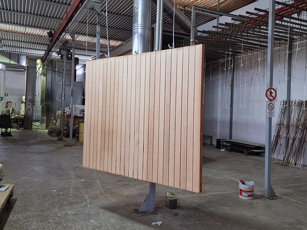 Verniciatura industriale legno 2