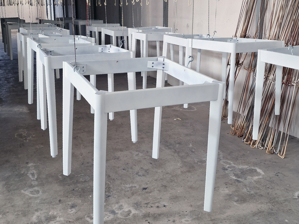 Verniciatura laccatura mobili e cucine 2
