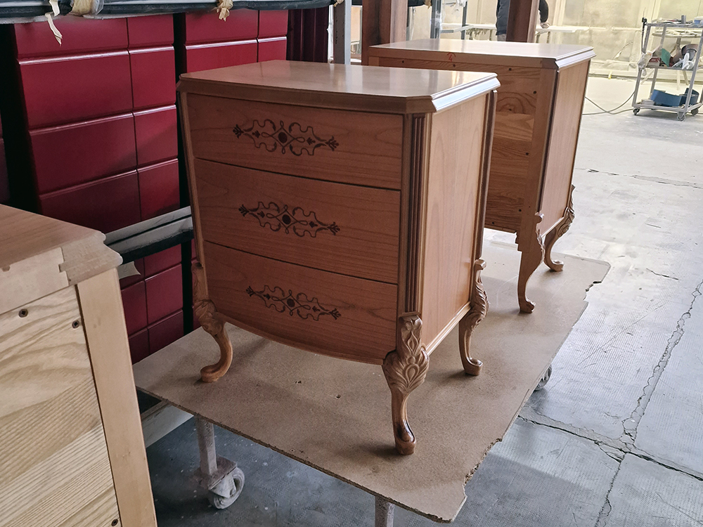 Verniciatura laccatura mobili e cucine 4